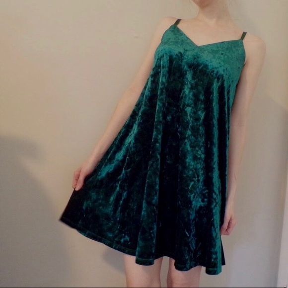 🎉🎉💚💚 NWT Emerald Velvet Chic Dress SM - Picture 6 of 13